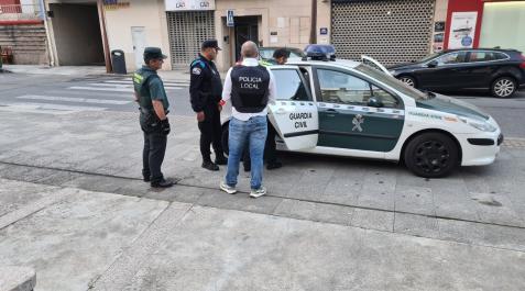 Liberada una mujer en O Porriño Imagen del momento de la detención del joven que secuestró a la mujer en O Porriño