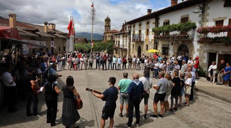 Fotos del Día del Jubilado en fiestas de Bakaiku.