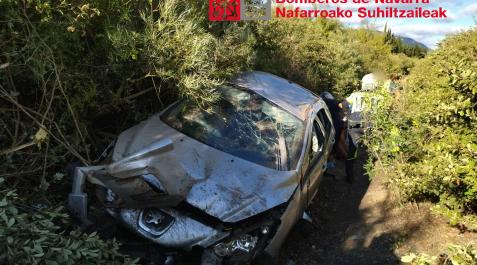 satrustegi accidente Así ha quedado el coche tras salirse de la calzada