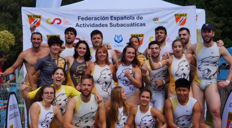 Leones1 Los integrantes de los equipos que presentó el club Leones en el Nacional
