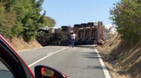 etxauri Camión atravesado en la carretera de Etxauri