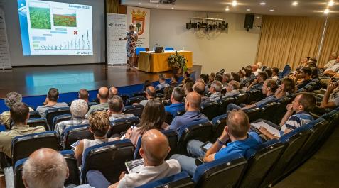 Imagen de la reunión organizada por Intia para analizar las claves de la cosecha de cereal en Navarra, celebrada en Olite Imagen de la reunión organizada por Intia para analizar las claves de la cosecha de cereal en Navarra, celebrada en Olite