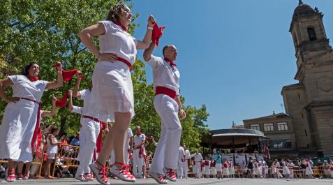 El Baile de la Era, un clásico de las fiestas de Estella El Baile de la Era, un clásico de las fiestas de Estella