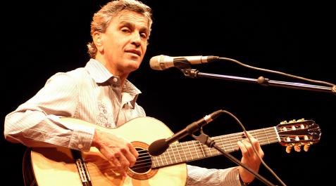 Caetano Veloso Caetano Veloso, en los Festivales del Mundo de la Ciudadela de Pamplona, en 2003