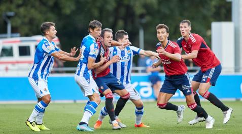 Jorge Herrando, sumándose a un córner frente a la Real Osasuna