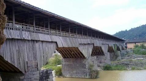 PuenteChina imagen del puente de Wan'an antes de ser devorado por las llamas