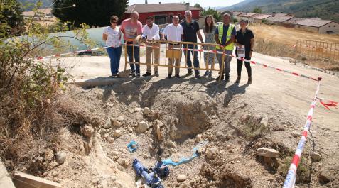aguilar de codes El consejero de Cohesión Territorial, Bernardo Ciriza, el alcalde de Aguilar de Codés, Jesús Ángel Amescua, y el director general de Administración Local y Despoblación, Jesús Mari Rodríguez, acompañados por miembros de la corporación municipal, de la empresa constructora y de la dirección de obra