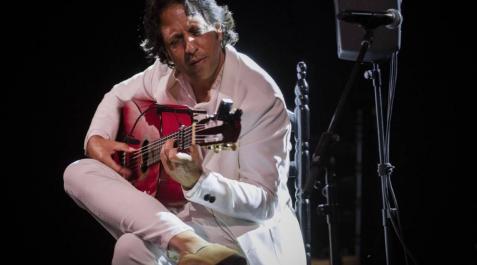 Jesús Carbonell El guitarrista Jesús Carbonell, durante una actuación