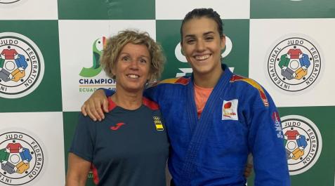 Yolanda Soler junto a su hija, Ariane Toro, en el mundial de Ecuador Yolanda Soler junto a su hija, Ariane Toro, en el mundial de Ecuador