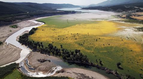 Yesa Imágen aérea del embalse de Yesa, a mínimos este mes de ahosto