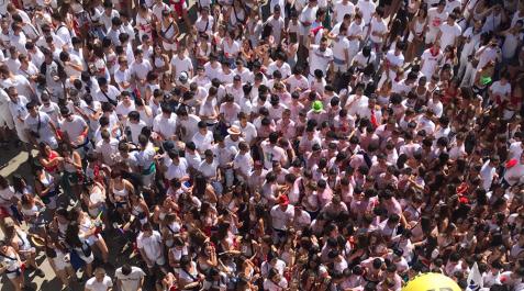 Cohete de Tafalla La plaza de Navarra, a rebosar