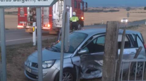 oteiza accidente Coche accidentado en el término municipal de Oteiza
