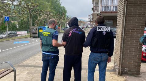 Una de las detenciones llevadas a cabo en la operación Una de las detenciones llevadas a cabo en la operación