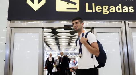 asier Asier Martínez, a su llegada a Barajas.