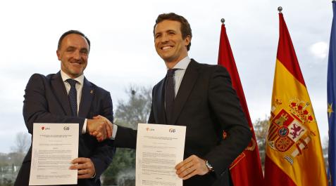 6 DE MARZO DE 2019. El presidente de UPN, Javier Esparza, y el presidente del PP, Pablo Casado, rubrican en un acto solemne en Pamplona su acuerdo electoral para ir juntos a los comicios. 6 DE MARZO DE 2019. El presidente de UPN, Javier Esparza, y el presidente del PP, Pablo Casado, rubrican en un acto solemne en Pamplona su acuerdo electoral para ir juntos a los comicios.