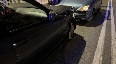 accidente pamplona El vehículo que invadió el carril contrario colisionó contra otro turismo