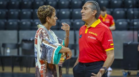 Baloncesto Entrenamiento de la selección española de baloncesto en el pabellón Navarra Arena, con la visita de la presidenta María Chivite