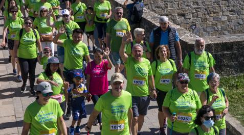 VII Marcha contra el cáncer en Pamplona Familias participan en la VII Marcha contra el cáncer por la AECC, celebrada en mayo de 2022