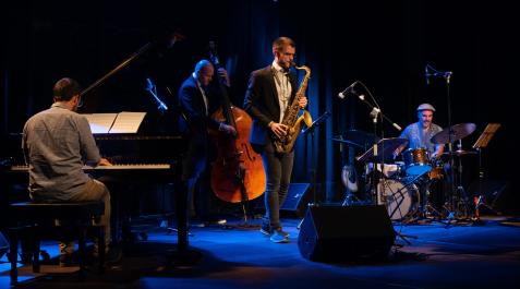 Move Quartet Move Quartet