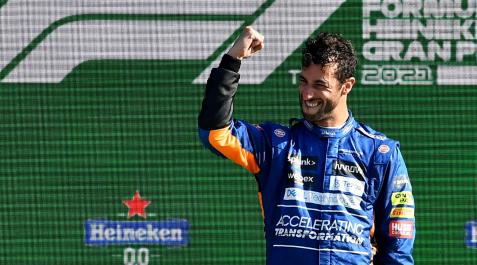 Daniel-Ricciardo El piloto australiano Daniel Ricciardo celebra su podio en una carrera anterior