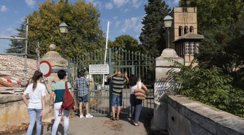 BOCAL A: BLANCA ALDANONDO
F: 25/08/2022
P:
L: EL BOCAL
T: VISITANTES SE ENCUENTRAN CON LA PUERTA DE ACCESO CERRADA