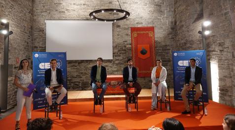 Participante en el debate, titulado ‘¿Qué Europa quieren los jóvenes navarros?’ Participante en el debate, titulado ‘¿Qué Europa quieren los jóvenes navarros?’