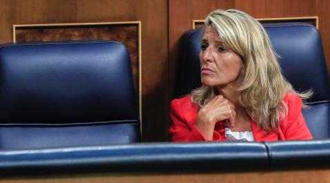 yolanda-diaz La ministra de Trabajo, Yolanda Díaz, durante la sesión extraordinaria en el Congreso de los Diputados