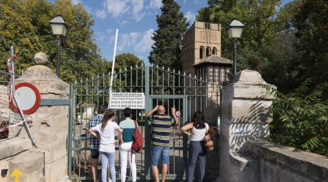 BOCAL01 A: BLANCA ALDANONDO
F: 25/08/2022
P:
L: EL BOCAL
T: VISITANTES SE ENCUENTRAN CON LA PUERTA DE ACCESO CERRADA