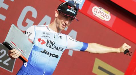 Grover El australiano Kaden Groves celebra el triunfo en la undécima etapa de la Vuelta