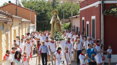 PROCESION FONT A: BLANCA ALDANONDO
F: 01/09/2022
P:
L: FONTELLAS
T: PROCESION DE LAS FIESTAS DE LA VIRGEN DEL ROSARIO