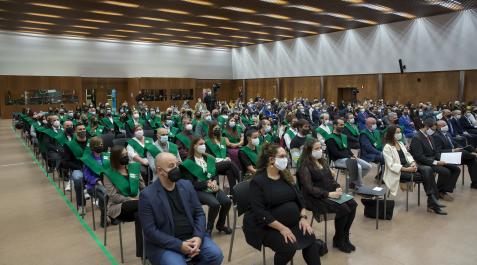 Los estudiantes graduados en los dos últimos cursos en la UNED Pamplona recibieron su diploma en el acto de apertura de curso del pasado octubre Los estudiantes graduados en los dos últimos cursos en la UNED Pamplona recibieron su diploma en el acto de apertura de curso del pasado octubre