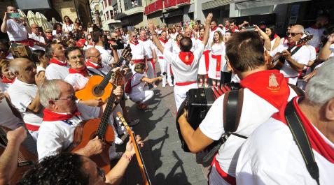 JOTA PERALTA 2022 PROCESIÓN La primera jota emocionó a los peralteses al grito de