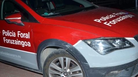 Coche patrulla de Policía Foral contra el que colisión el conductor imputado Coche patrulla de Policía Foral contra el que colisión el conductor imputado