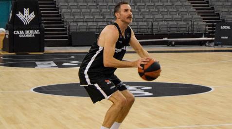 alex-urtasun El escolta navarro Álex Urtasun se ha incorporado a la pretemporada del Covirán Granada