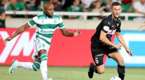 Oier Sanjurjo Oier Sajurjo pugna por el balón en un partido de la Europa League