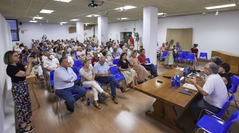Ayuntamiento Más de 150 personas asistieron ayer por la tarde a la sesión información sobre el anteproyecto del PEAU del Segundo Ensanche