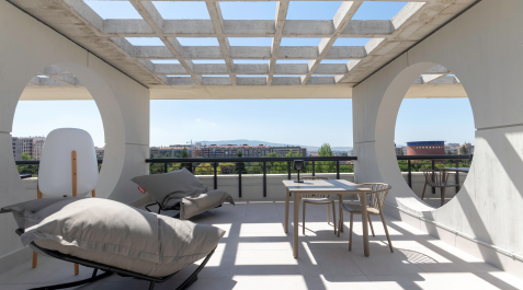 yamaguchi atico El ático de los apartamentos Líbere Pamplona Yamaguchi, con vistas al parque