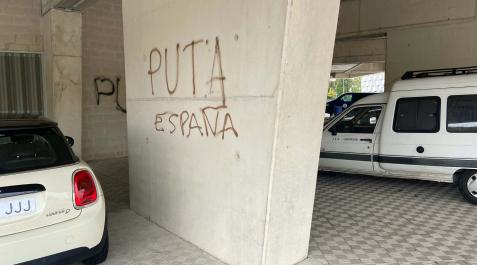 pintadas contra la Selección española en El Sadar pintadas contra la Selección española en El Sadar