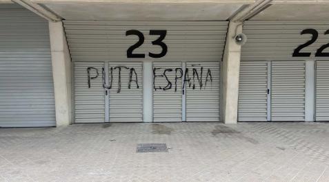 pintadas contra la Selección española en El Sadar pintadas contra la Selección española en El Sadar