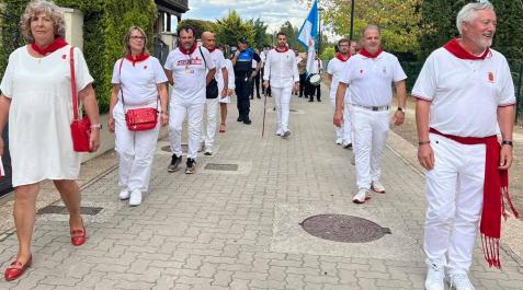Zizur La corporación de Zizur, en la procesión, antes de los incidentes