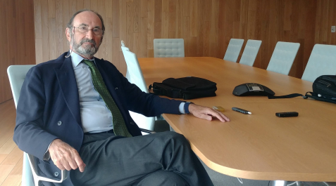lamo Emilio Lamo de Espinosa ha jugado un papel relevante en el impulso a la actividad investigadora en ciencias sociales y ha publicado 23 libros y más de 140 monografías científicas