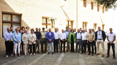 Bardenas Representantes municipales de los ayuntamientos congozantes de las Bardenas y autoridades civiles y militares durante la jornada festiva