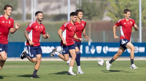 Osasuna Herrando, Rubén García, Nacho Vidal, Lucas Torró y Darko Brasanac, ayer en la sesión de recuperación en Tajonar