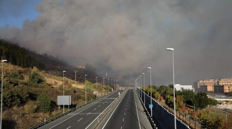 incendio monte ezkaba Fotos del incendio en el monte Ezkaba. /