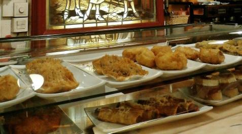 Fritos roch La barra de fritos y pinchos del café Roch antes de su cierre