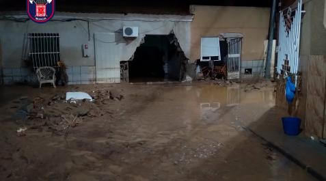javalí viejo La tormenta inundó por completo varias viviendas en Javalí Viejo