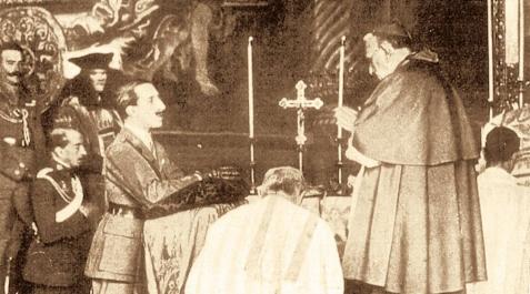 El rey Alfonso XIII en la ceremonia en Javier. Foto de la crónica del padre Eguía Alfonso XIII