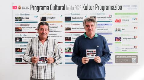 Pedro Leralta (izda.) y Atxu Ayerra en la presentación Pedro Leralta (izda.) y Atxu Ayerra en la presentación