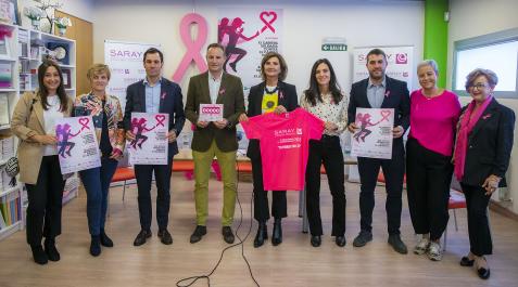 Saray Miembros de Saray y patrocinadores. Izda a dcha: Ainhoa Bravo (Selene), Mª Cruz Garde (Saray), José Javier Prieto (Unsáin), Alfonso Garcés (grupo Príncipe de Viana), Mª José Oraa (Saray), Idoia Arraiza (Tasubinsa), Adei Orduña (Kaiku), Jaki Hernández y Maitetxu Goicoetxea (Saray)