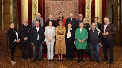 ChiviteMayores María Chivite y Carmen Maeztu, junto a representantes del Consejo Navarro de Personas Mayores